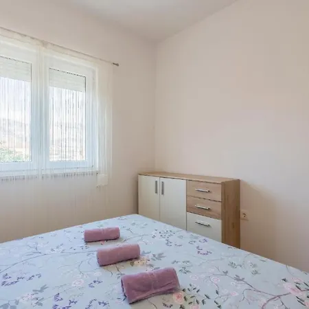 Nyaraló Holiday Home Split