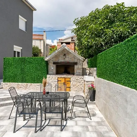 Holiday Home Split Будинок відпочинку *