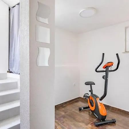 Holiday Home Split Будинок відпочинку Спліт