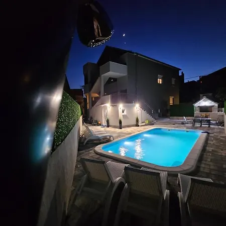 Holiday Home Split * 斯普利特