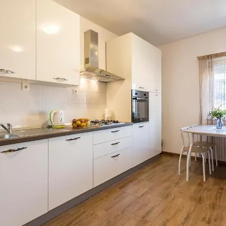 Holiday Home Split